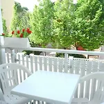 Gloria