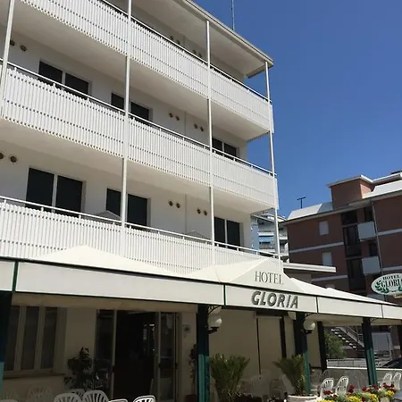 Gloria 3*