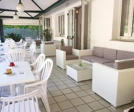 Gloria Otel