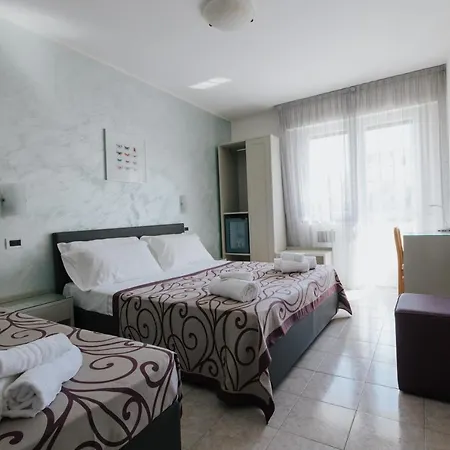 Gloria Hotel 3*