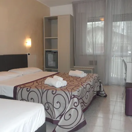 Hotel Gloria 3*